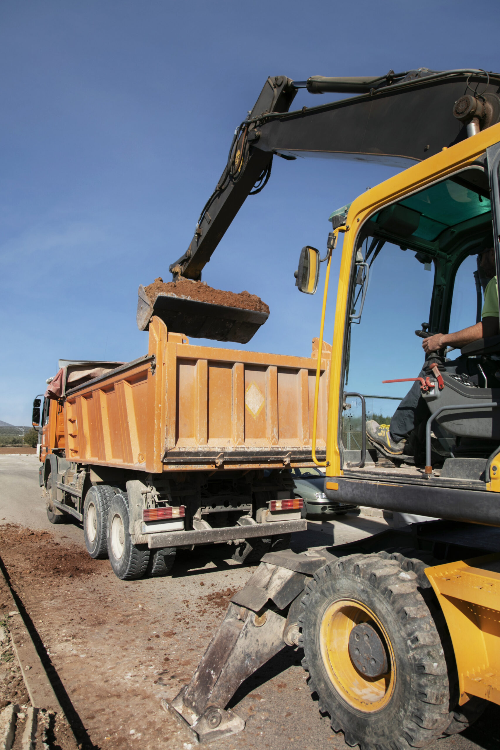 excavator-digging-ground-day-light